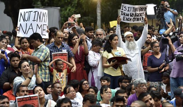 There were many first-time protesters at Jantar Mantar on Wednesday in support of 'Not in My Name' campaign against lynching of a Muslim teenager, Junaid, on June 22.(Ajay Aggarwal/HT Photo)