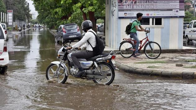The rain and strong wind on Wednesday led to power outages due to damage to electricity infrastructure such as poles and cables. (Sanjeev Verma/HT Photo) The rain and strong wind on Wednesday led to power outages due to damage to electricity infrastructure such as poles and cables. (Sanjeev Verma/HT Photo)