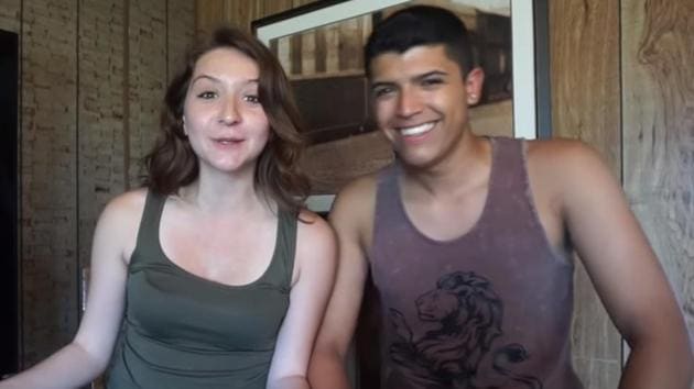 A screenshot from one of their videos. (La MonaLisa YouTube Channel) A screenshot from one of their videos. (La MonaLisa YouTube Channel)
