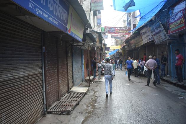 Traders in Ghaziabad down shutters on Friday to protest GST rollout. They have demanded relaxations in the norms. (Sakib Ali /HT Photo) Traders in Ghaziabad down shutters on Friday to protest GST rollout. They have demanded relaxations in the norms. (Sakib Ali /HT Photo)