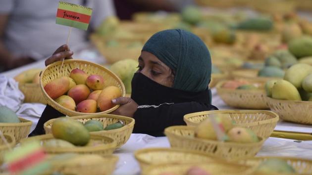 The festival introduces attendees to popular varieties such as Dussehri, Langra, Chausa, Rataul and Alphonso, to the more exotic Jahangir, Neelashwari, Himasagar, Kensington , Amrapali Neelam, and Bombay Green. (Raj K Raj/HT PHOTO) The festival introduces attendees to popular varieties such as Dussehri, Langra, Chausa, Rataul and Alphonso, to the more exotic Jahangir, Neelashwari, Himasagar, Kensington , Amrapali Neelam, and Bombay Green. (Raj K Raj/HT PHOTO)