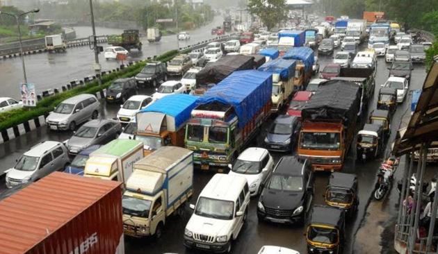 More registrations in Mumbai could add to the congestion and parking woes. (HT File Photo) More registrations in Mumbai could add to the congestion and parking woes. (HT File Photo)