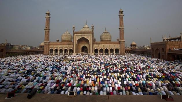Muslims offer Eid al-Fitr prayers at the Jama Masjid in New Delhi, India. (Manish Swarup / AP)