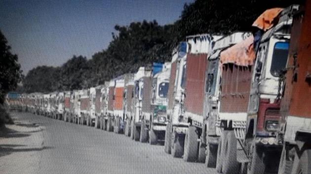 Trucks stranded at Mahadipur land port as the customs department’s computers were not upgraded as per GST requirements. (HT PHOTO) Trucks stranded at Mahadipur land port as the customs department’s computers were not upgraded as per GST requirements. (HT PHOTO)