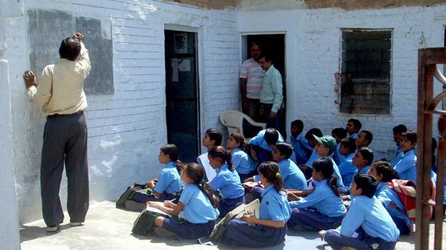 Students of a government secondary school in Rajasthan where the education department has changed the name of a scheme for meritorious girl students. (HT FILE PHOTO) Students of a government secondary school in Rajasthan where the education department has changed the name of a scheme for meritorious girl students. (HT FILE PHOTO)