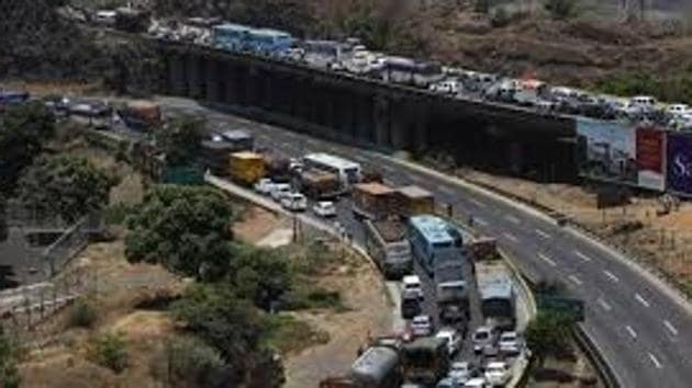 It will help motorists avoid the ghat section, which is the most critical section where heavy vehicles slow down the traffic.(HT FILE)