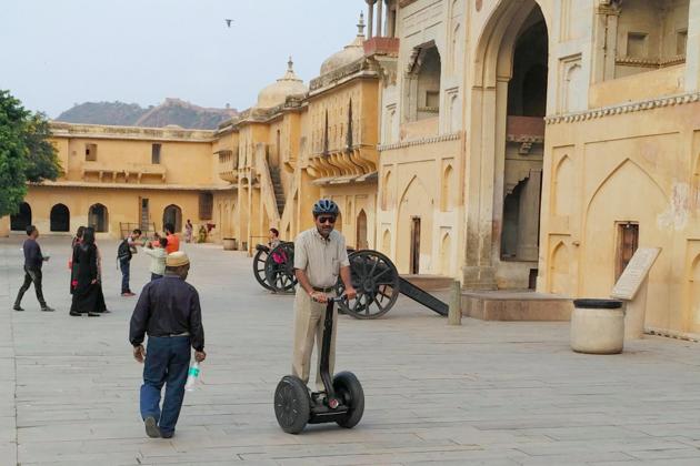 Segway scooter service will be available to tourists at Amer and Nahargarh in Rajasthan from Wednesday. (HT Photo) Segway scooter service will be available to tourists at Amer and Nahargarh in Rajasthan from Wednesday. (HT Photo)