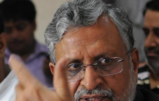 Senior BJP leader Sushil Kumar Modi talking to news persons, in Patna on Tuesday.(A P Dube / HT Photo)