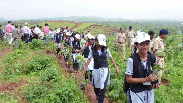 Schoolchildren seen at the event. (Rishikesh Choudhary/HT PHOTO) 