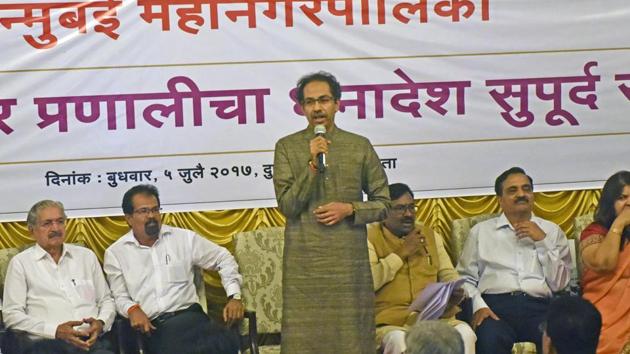 As Shiv Sena chief Thackeray stepped on to the dais, BJP corporators began shouting ‘Modi Modi’. (Pratik Chorge/HT Photo) As Shiv Sena chief Thackeray stepped on to the dais, BJP corporators began shouting ‘Modi Modi’. (Pratik Chorge/HT Photo)