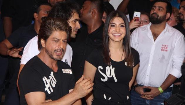Shah Rukh Khan and Anushka Sharma at the preview of Beech Beech Mein, a song from their upcoming film Jab Harry Met Sejal in Mumbai. (IANS) Shah Rukh Khan and Anushka Sharma at the preview of Beech Beech Mein, a song from their upcoming film Jab Harry Met Sejal in Mumbai. (IANS)