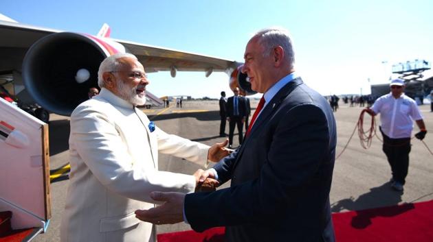 Off to a jovial start, Netanyahu greeted Modi in Hindi with ‘Aapka swagat hai, mere dost (Welcome, my friend).’ Modi returned the gesture in Hebrew with, ‘Shalom, ani same’ah lihyot kan (Hello, I am happy to be here).’ (PIB) 