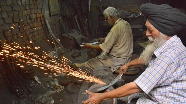 Stalled projects, both in terms of value and number, is a cause of concern. Unfortunately manufacturing, which is essential for job creation, has maximum number of stalled projects. (Agencies)