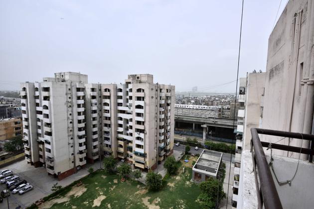 A file picture of high-income group DDA Flats in Jasola Vihar. Delhi presents a unique opportunity – given that land and development are a monopoly of the central government, it could be a model for successful implementation of the RERA’s independent regulatory framework.(Arun Sharma/HT PHOTO)