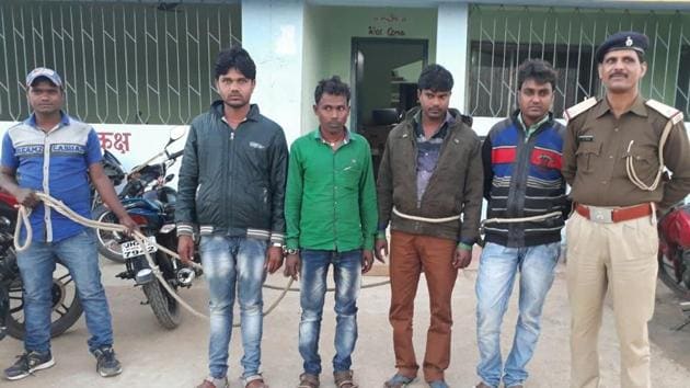 Cyber criminals arrested by Karmatand police in January at Jamtara district. In the first six months of this year, police arrested about 100 cybercriminals from the district and many more are on the run.(HT Photo)