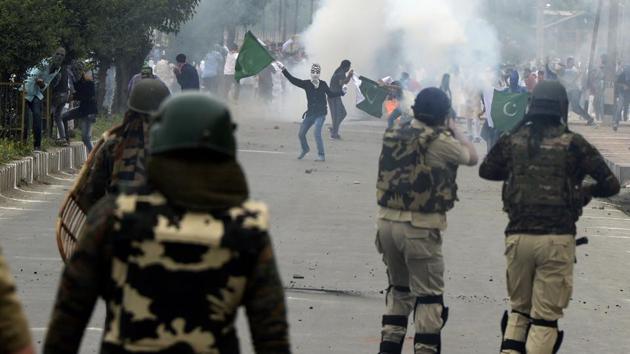 The National Investigation Agency is probing whether separatist groups in Kashmir received funds from Pakistan to organise street protests in the Valley.(AFP photo)