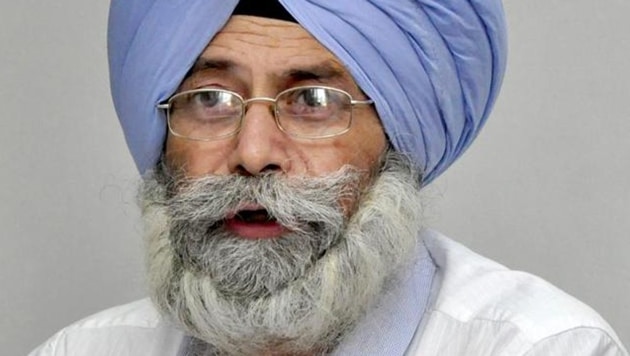 A lawyer whose public image is based on his fighting the cases of victims of the 1984 anti-Sikh riots, Phoolka has announced to quit the position after the Delhi Bar Council barred him from law practice while also holding the position. (HT Photo) A lawyer whose public image is based on his fighting the cases of victims of the 1984 anti-Sikh riots, Phoolka has announced to quit the position after the Delhi Bar Council barred him from law practice while also holding the position. (HT Photo)