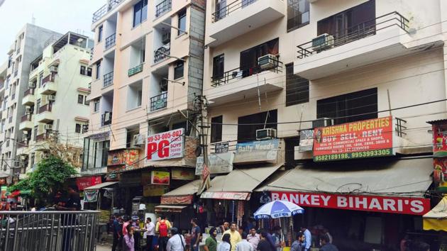 Unauthorised paying guest (PGs) accommodations operating from multi-storey houses in Block U of DLF Phase-3 area. (Parveen Kumar/HT Photo) Unauthorised paying guest (PGs) accommodations operating from multi-storey houses in Block U of DLF Phase-3 area. (Parveen Kumar/HT Photo)