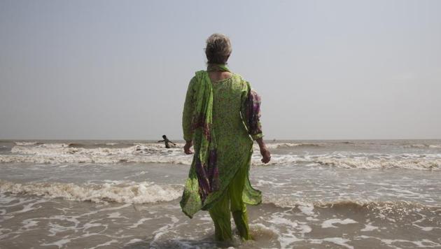 Elizabeth Brenner, has been following the last footsteps of her son Thomas Plotkin in India. Thomas died during a study abroad trip to the mountains of India more than five-years-ago. His body was never found. Brenner spent two months tracing the 1,670 kilometre path along the Ganges River as she believes this is the path taken by her son’s remains.(Rishabh R. Jain / AP)