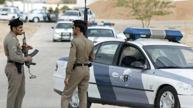 Representative Image | Police said an off-duty officer was wounded late Sunday when gunmen opened fire on his car as he was driving by a private farmland. (AFP Photo) Representative Image | Police said an off-duty officer was wounded late Sunday when gunmen opened fire on his car as he was driving by a private farmland. (AFP Photo)