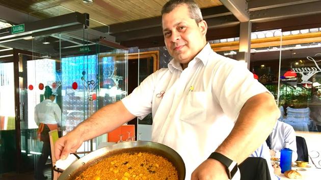 The paella at Samm was superb.