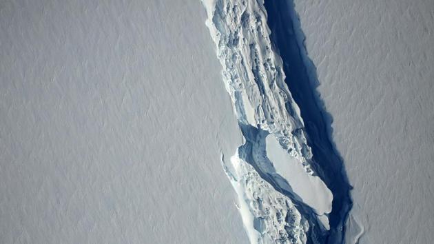 This November 10, 2016, image obtained from Nasa shows the Antarctic Peninsula's rift in the Larsen C ice shelf from Nasa's IceBridge mission Digital Mapping System. (AFP) This November 10, 2016, image obtained from Nasa shows the Antarctic Peninsula's rift in the Larsen C ice shelf from Nasa's IceBridge mission Digital Mapping System. (AFP)