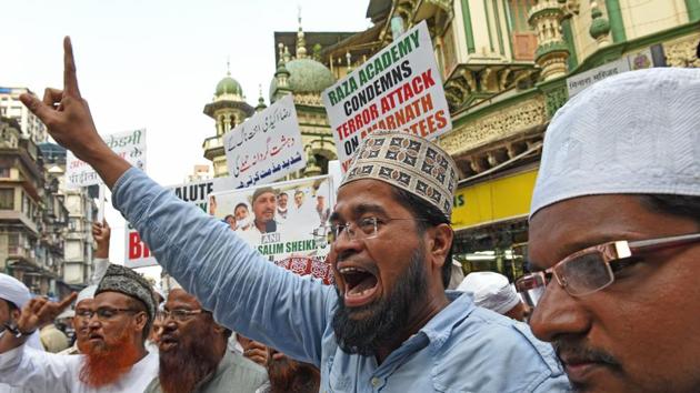 A group of Muslims protest at Minara Masjid in Mumbai on Tuesday against the terror attack on Amarnath devotees. (Satyabrata Tripathy/HT)