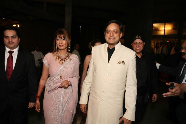 Sunanda Pushkar and Shashi Tharoor during their wedding reception at India Habitat Centre on September 5, 2010 in New Delhi.(HT File Photo)