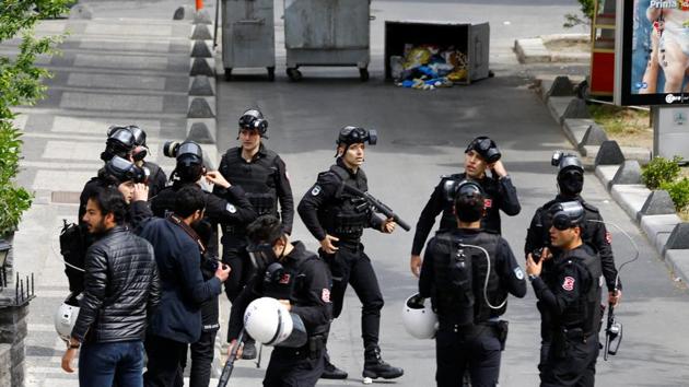 Turkish police kill five in raid on Islamic State cell | World News