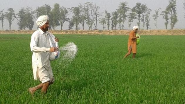 Many farmers who do not want to wait any longer are spending on alternative means of irrigation to plant paddy. (HT File Photo) Many farmers who do not want to wait any longer are spending on alternative means of irrigation to plant paddy. (HT File Photo)