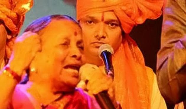 Popular mother-son duo Keshar Jainoo and Nishant Shaikh will perform powadas, a genre of Marathi poetry used to narrate historical events. (HT) Popular mother-son duo Keshar Jainoo and Nishant Shaikh will perform powadas, a genre of Marathi poetry used to narrate historical events. (HT)