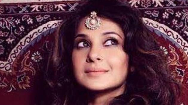 Jennifer Winget currently plays the character of Maya in Beyhadh.