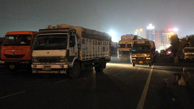The Goods and Services Tax was rolled out on July 1, ushering a new system of indirect taxes in the country. Senior police officers say that no traffic cop is authorised to check GST receipts. (HT Photo) The Goods and Services Tax was rolled out on July 1, ushering a new system of indirect taxes in the country. Senior police officers say that no traffic cop is authorised to check GST receipts. (HT Photo)