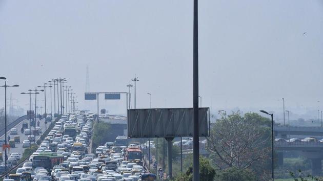 Heavy traffic jam at geeta colony flyover in east delhi on Monday, photo by Arun Sharma/Hindustan Times