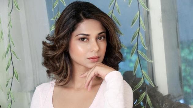From bold to bald to wavy bob: Beyhadh star Jennifer Winget is on a roll -  Hindustan Times