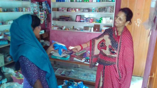 Bhawna Jha (right) who owns and runs one such Rangoli shop in Saurath village of Bihar’s Madhubani district. (HT photo) Bhawna Jha (right) who owns and runs one such Rangoli shop in Saurath village of Bihar’s Madhubani district. (HT photo)