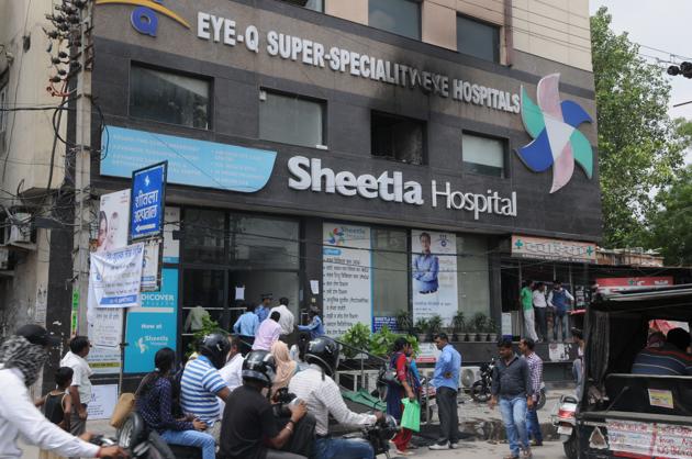 Due to a short circuit in AC fire broke out in Sheetla Hospital at new Railway road. (Parveen Kumar/HT Photo) Due to a short circuit in AC fire broke out in Sheetla Hospital at new Railway road. (Parveen Kumar/HT Photo)