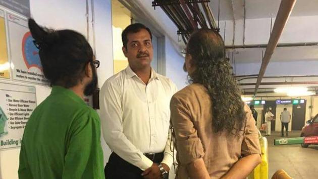 A friend of Ashish Avikunthak (right) claimed that he was dressed respectably yet the mall officials denied him entry upon looking at his traditional Indian dress. (Photo: Facebook) A friend of Ashish Avikunthak (right) claimed that he was dressed respectably yet the mall officials denied him entry upon looking at his traditional Indian dress. (Photo: Facebook)