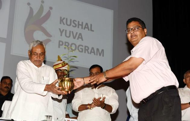 Chief minister Nitish Kumar at a Labour department function in Patna on Saturday. (PRD photo) Chief minister Nitish Kumar at a Labour department function in Patna on Saturday. (PRD photo)