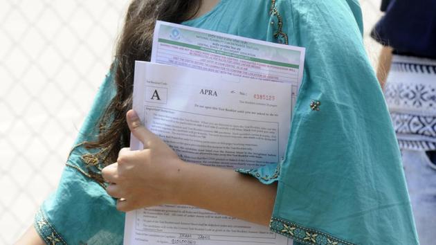 File photograph of a student coming out after appearing in the NEET medical entrance.(HT PHOTO) File photograph of a student coming out after appearing in the NEET medical entrance.(HT PHOTO)