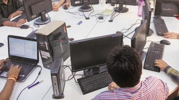 Statistics show that jobs in IT, once India’s most dynamic service sector, are drying up.(HT File Photo)