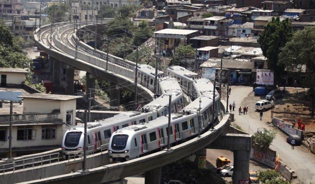 The metro operator’s counsel, Venkatesh Dhond, argued that MMOPL was facing acute financial problems having accumulated losses right from its inception.(HT)