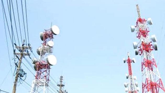 Trai will ask telecom operators to explain their views on ‘minimum floor price’ for tariffs.(File Photo)