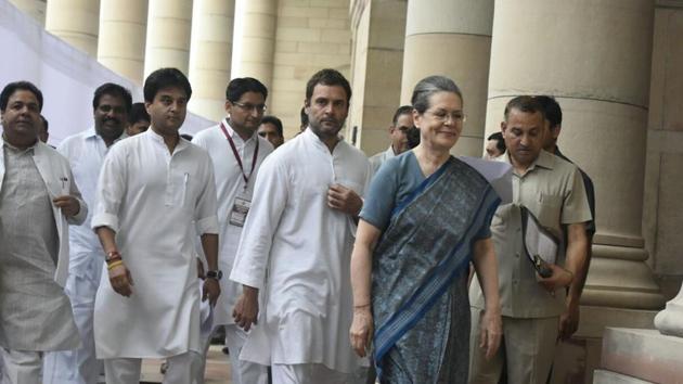 Congress president Sonia Gandhi, vice president Rahul Gandhi and party’s Lok Sabha chief whip Jyotiraditya Scindia leave the Parliament House after casting their votes in the presidential election.(Sonu Mehta/HT Photo) Congress president Sonia Gandhi, vice president Rahul Gandhi and party’s Lok Sabha chief whip Jyotiraditya Scindia leave the Parliament House after casting their votes in the presidential election.(Sonu Mehta/HT Photo)