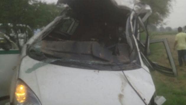 The car that rammed a tree while being chased by a mob in Jaffarpur on Monday. The car that rammed a tree while being chased by a mob in Jaffarpur on Monday.