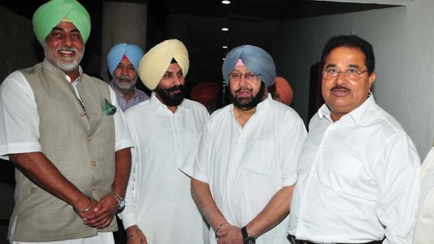 Punjab CM Capt Amarinder Singh and others leaders at Punjab Vidhan Sabha in Chandigarh on Monday. (Keshav Singh/HT) Punjab CM Capt Amarinder Singh and others leaders at Punjab Vidhan Sabha in Chandigarh on Monday. (Keshav Singh/HT)