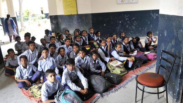 Due to fund crunch, implementation of self-defence training, remedial teaching and other child-centred components under the Sarva Shiksha Abhiyan are being hampered at various government schools in Chandigarh.(Ravi Kumar/HT Photo) Due to fund crunch, implementation of self-defence training, remedial teaching and other child-centred components under the Sarva Shiksha Abhiyan are being hampered at various government schools in Chandigarh.(Ravi Kumar/HT Photo)