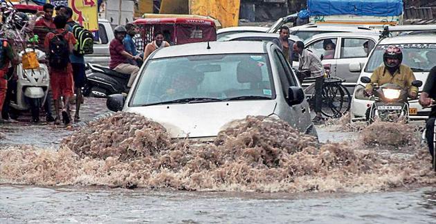 Among the worst-hit areas were Mayur Vihar Phase-1, Akshardham, Pitampura, Yamuna Vihar, Lajpat Nagar, ITO and areas around Shivaji Park metro station. (PTI) Among the worst-hit areas were Mayur Vihar Phase-1, Akshardham, Pitampura, Yamuna Vihar, Lajpat Nagar, ITO and areas around Shivaji Park metro station. (PTI)