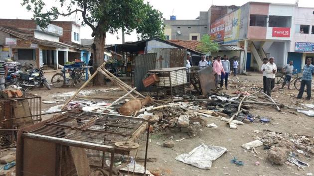A poultry market vandalised in Keswari village in Giridh district after a Durga idol was desecrated.(HT PHOTO)