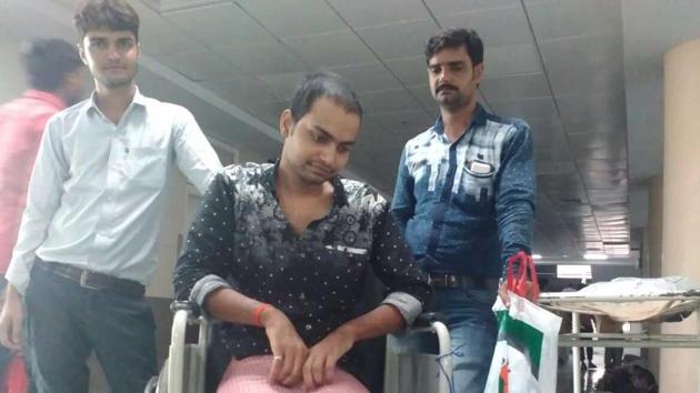 Ritesh is suffering from a serious urological problem and needs immediate surgery. (HT Photo) Ritesh is suffering from a serious urological problem and needs immediate surgery. (HT Photo)